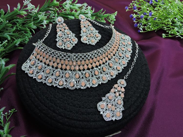 Picture of Radiant Alloy Necklace