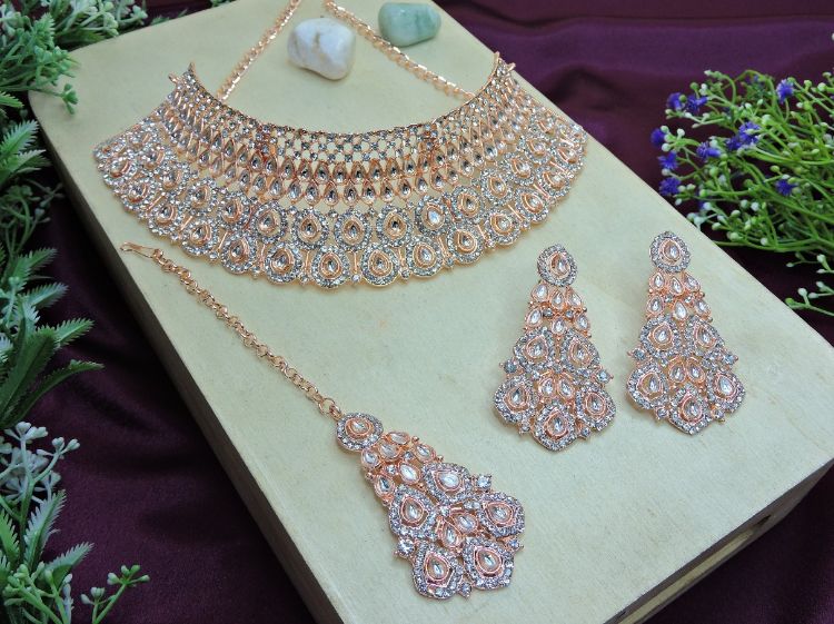 Picture of Radiant Alloy Necklace