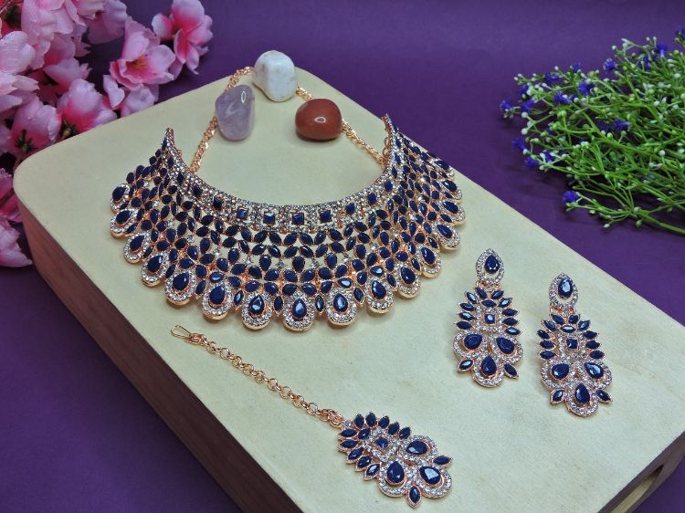 Picture of Radiant Alloy Necklace