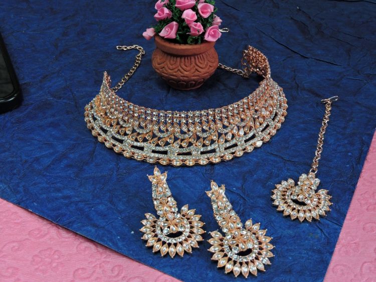 Picture of Pleasing Alloy Necklace