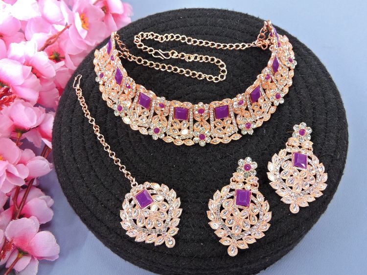 Picture of Statuesque Alloy Necklace