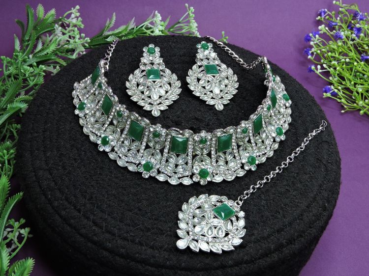 Picture of Alluring Alloy Green Necklace