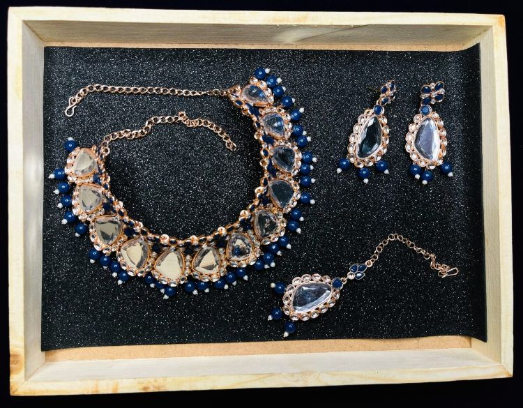 Picture of Good Looking Designer American Diamond Necklace