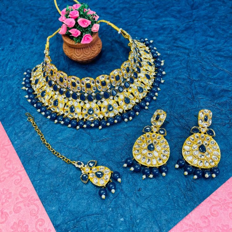 Picture of Pretty Designer American Diamond Necklace