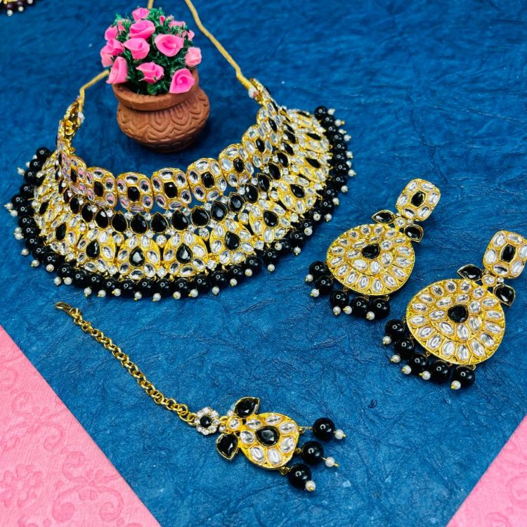 Picture of Well Formed Designer American Diamond Black Necklace