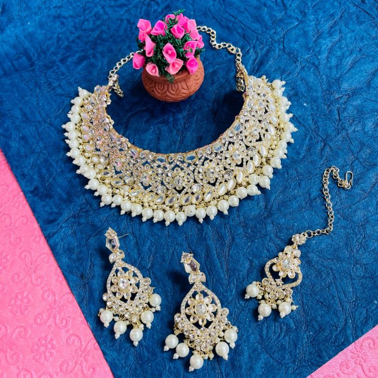 Picture of Wonderful Designer American Diamond Necklace