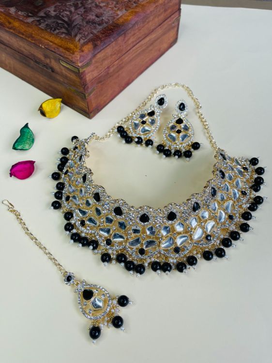 Picture of Good Looking Designer American Diamond Black Necklace