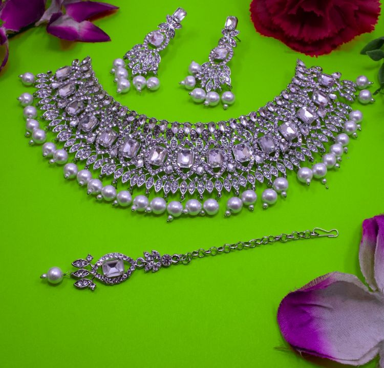 Picture of Well Formed Designer American Diamond Necklace