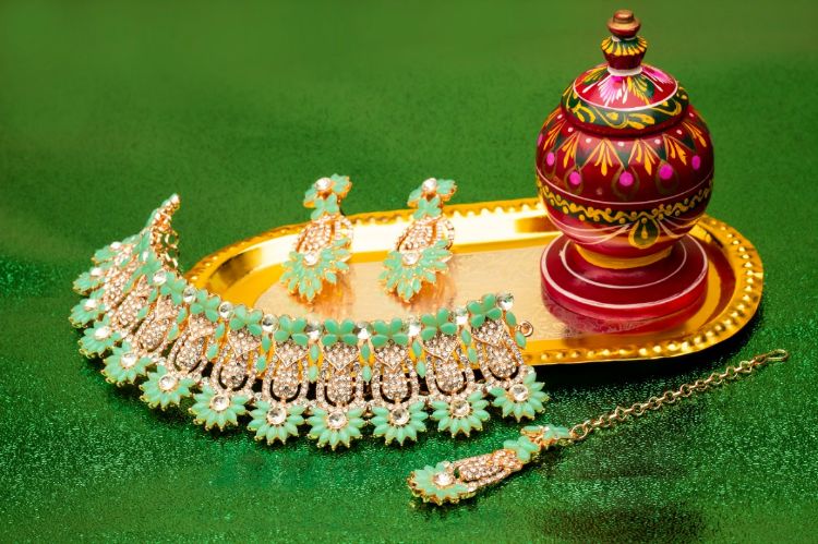 Picture of Exquisite Designer American Diamond Necklace