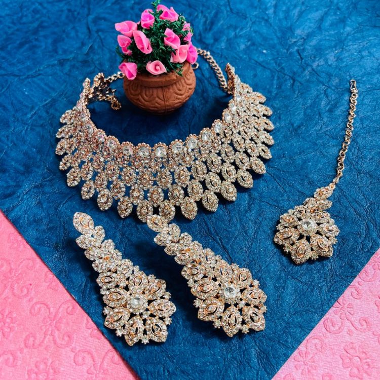 Picture of Wonderful Designer American Diamond Necklace