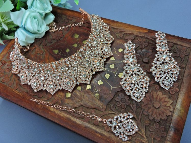 Picture of Good Looking Designer American Diamond Necklace