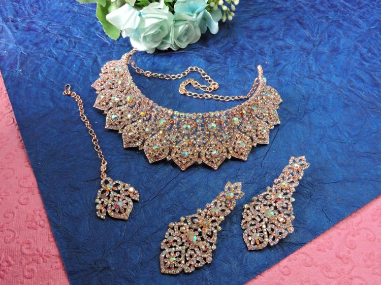 Picture of Good Looking Designer American Diamond Necklace