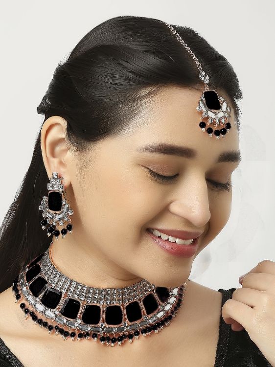 Picture of Good Looking Designer American Diamond Black Necklace