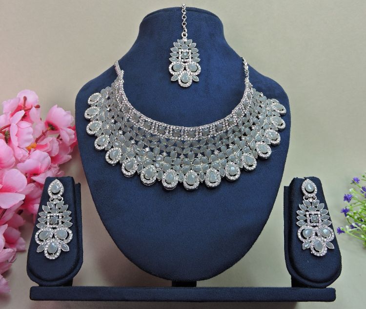 Picture of Well Formed Alloy Grey Necklace