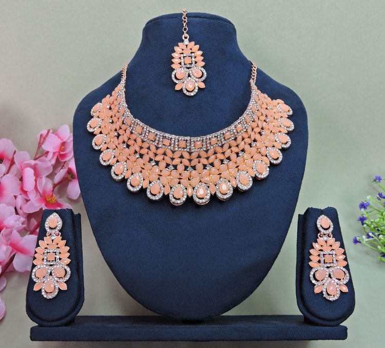 Picture of Radiant Alloy Necklace