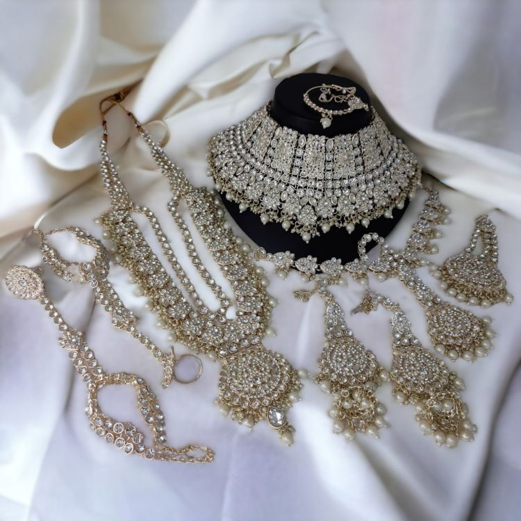 Picture of Excellent Alloy & Stone & Moti White Necklace