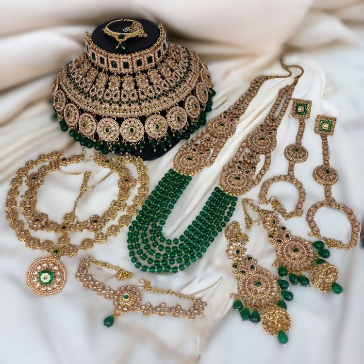 Picture of Excellent Alloy & Stone & Moti Green Necklace