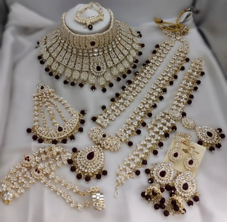 Picture of Amazing Premium Heavy Wedding Wear Set-Imitation Jewellery