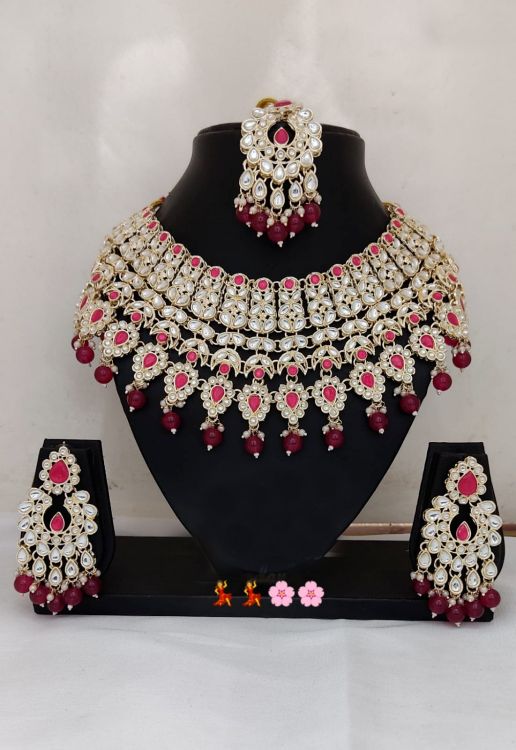 Picture of Lovely Alloy Maroon Necklace