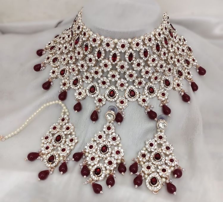 Picture of Superb Alloy Maroon Necklace
