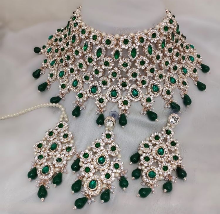Picture of Appealing Alloy Green Necklace