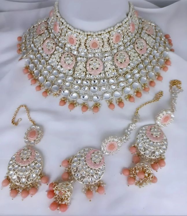 Picture of Superb Alloy Peach Puff Necklace