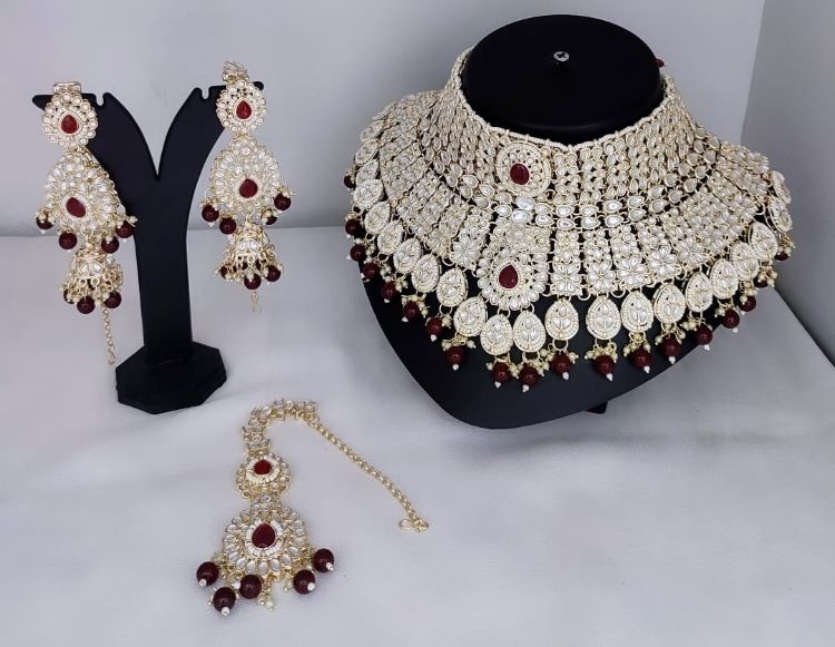 Picture of Gorgeous Alloy Maroon Necklace