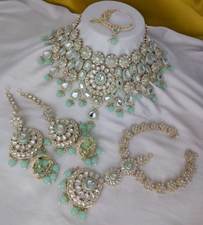 Picture of Alloy & Stone & Moti Medium Spring Green Necklace