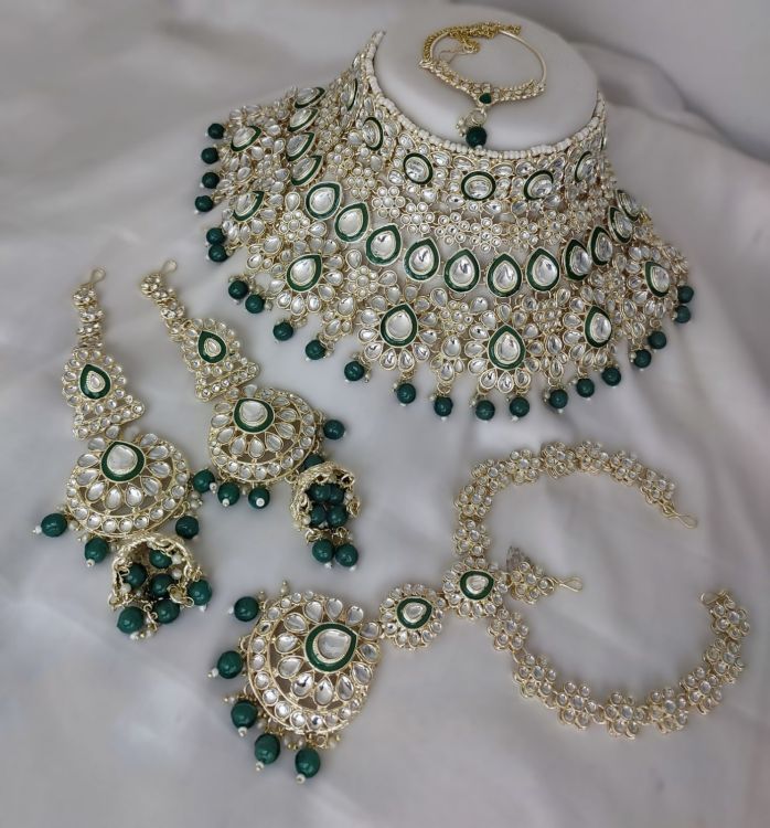 Picture of Exquisite Alloy & Stone & Moti Green Necklace