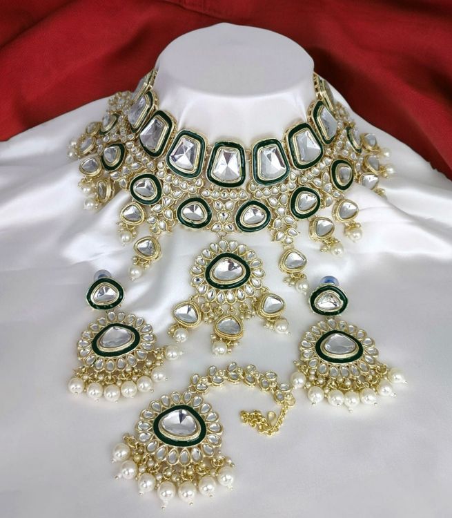 Picture of Excellent Alloy & Stone & Moti White Necklace