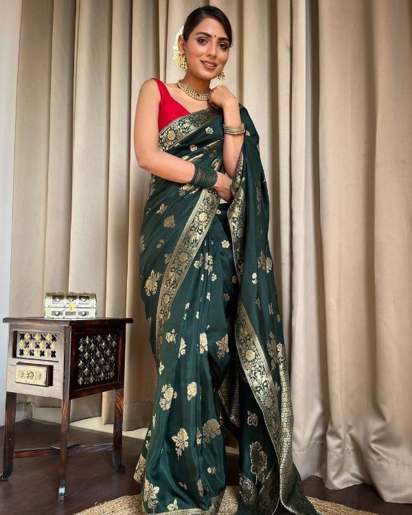 Picture of Shapely Silk & Jacquard Green Saree