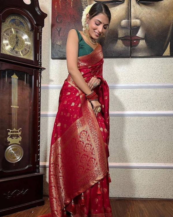 Picture of Enticing Silk & Jacquard Red Saree