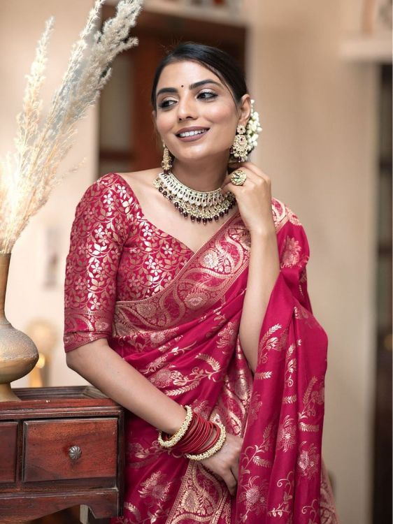Picture of Elegant Silk & Jacquard Pink Saree