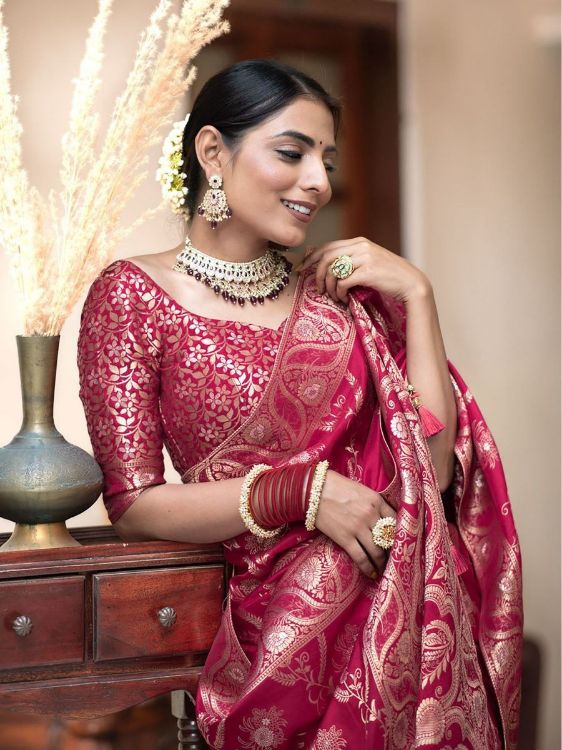 Picture of Elegant Silk & Jacquard Pink Saree