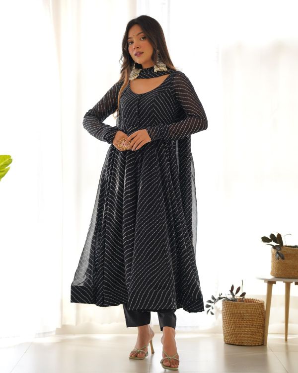 Picture of Superb Georgette Black Salwar Suits