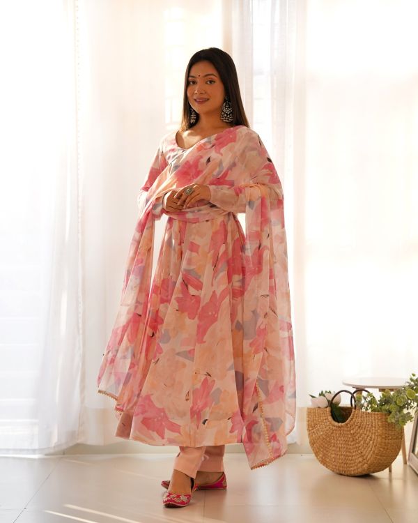Picture of Magnificent Georgette Light Pink Salwar Suits