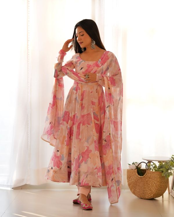 Picture of Magnificent Georgette Light Pink Salwar Suits