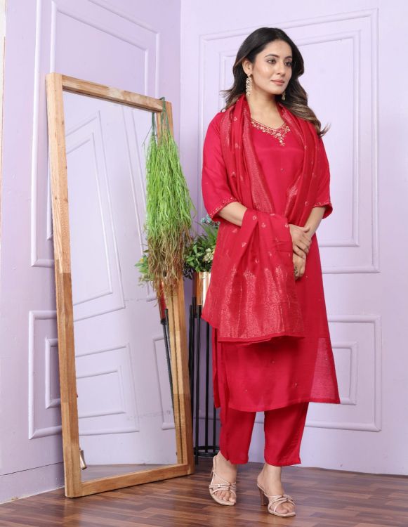 Picture of Enticing Pure Viscose Deep Pink Salwar Suits