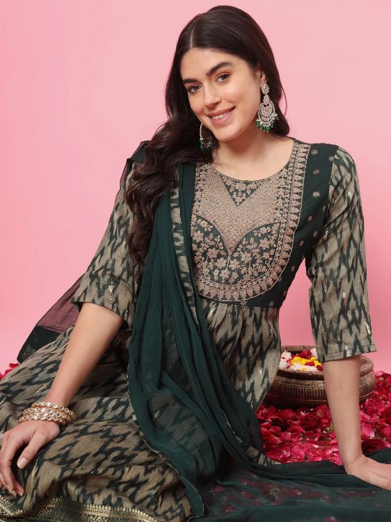 Picture of Shapely Cotton Silk Green Readymade Salwar Suits