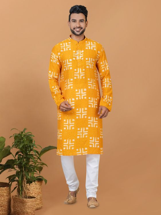 Picture of Pretty Chanderi Batik Print Maroon Kurta Pajama