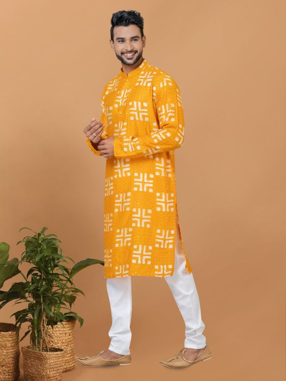 Picture of Pretty Chanderi Batik Print Maroon Kurta Pajama