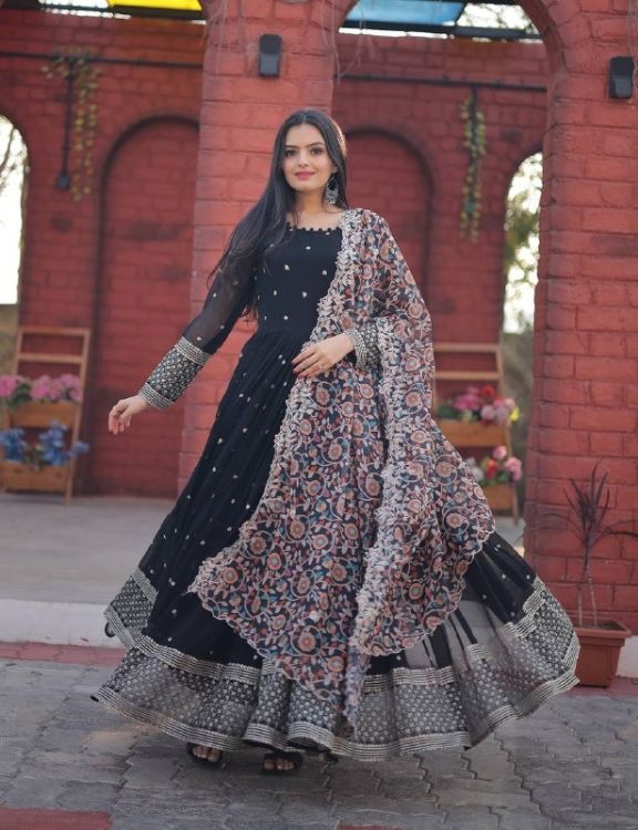 Picture of Pretty Faux Blooming Black Readymade Gown With Dupatta