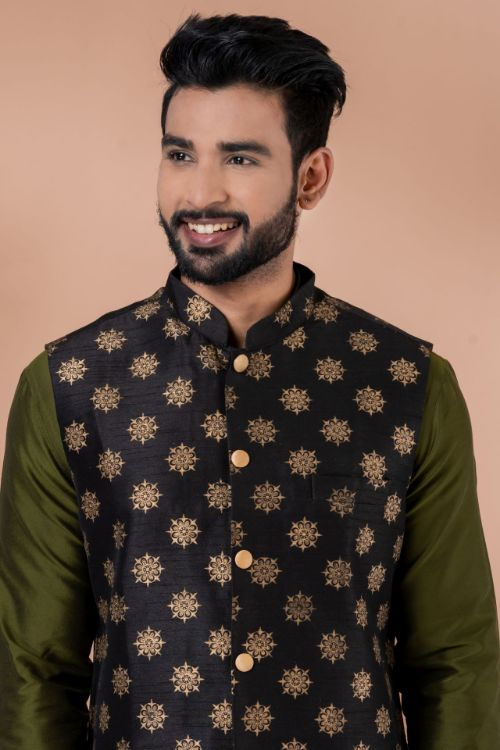Picture of Traditional Wear Readymade Men's Kurta Pyjama With Jacket