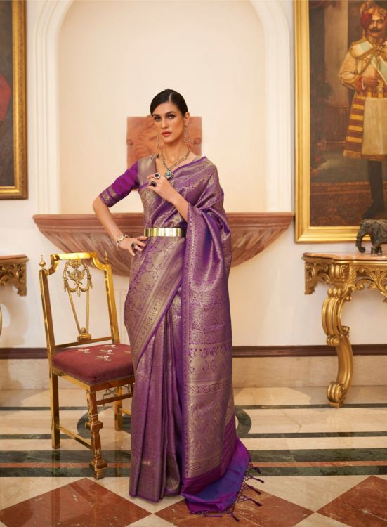Picture of Elegant Handloom Weaving Purple Saree