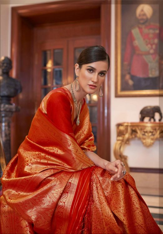 Picture of Wonderful Handloom Weaving Red Saree