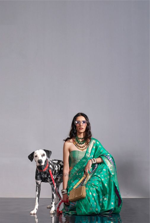 Picture of Superb Handwoven Weaving Silk Green Saree
