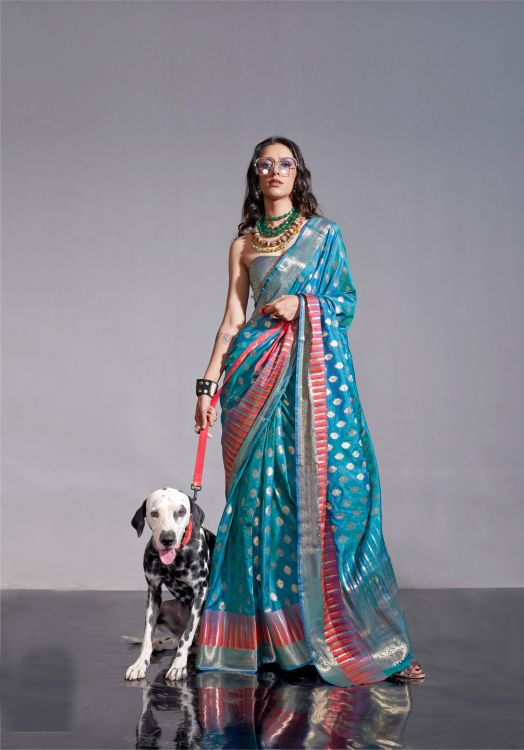 Picture of Excellent Handwoven Weaving Silk Blue Saree