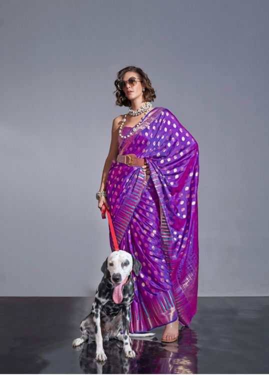 Picture of Excellent Handwoven Weaving Silk Purple Saree