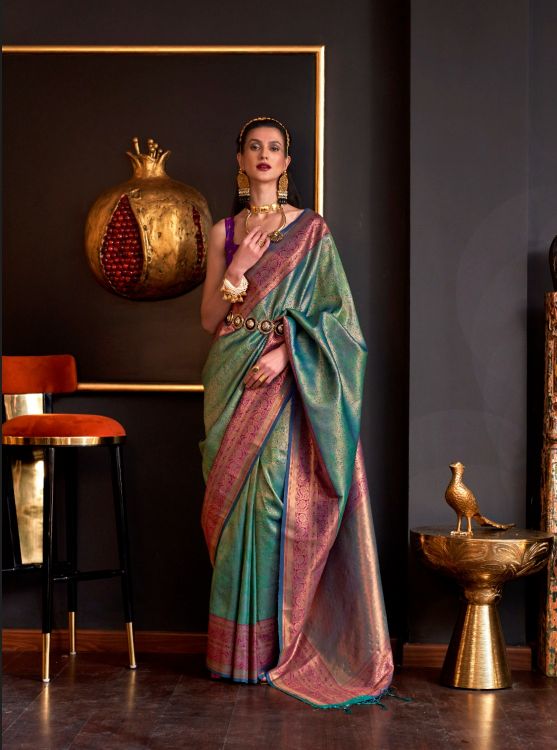 Picture of Good Looking Weaving Silk Green Saree