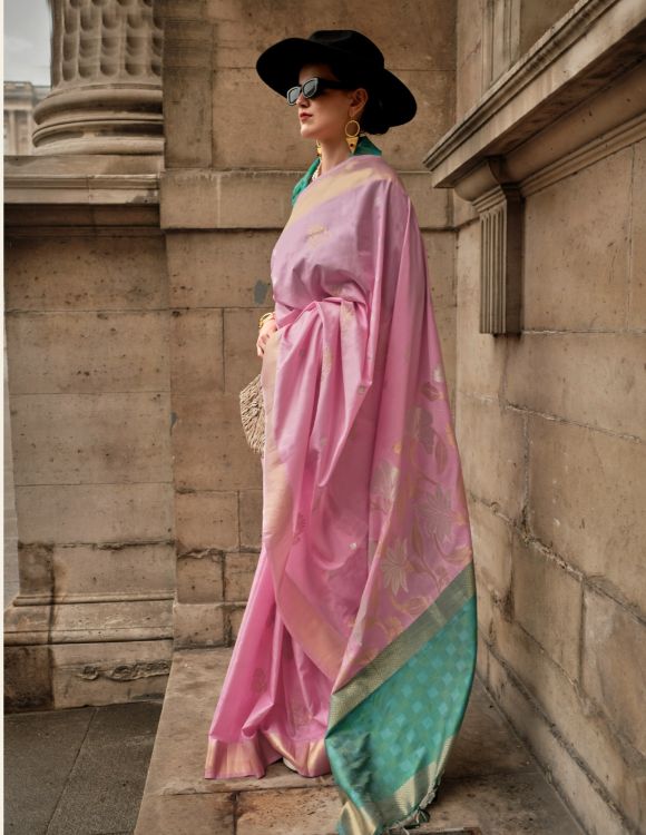 Picture of Marvelous Soft Silk Handloom Weaving Purple Saree